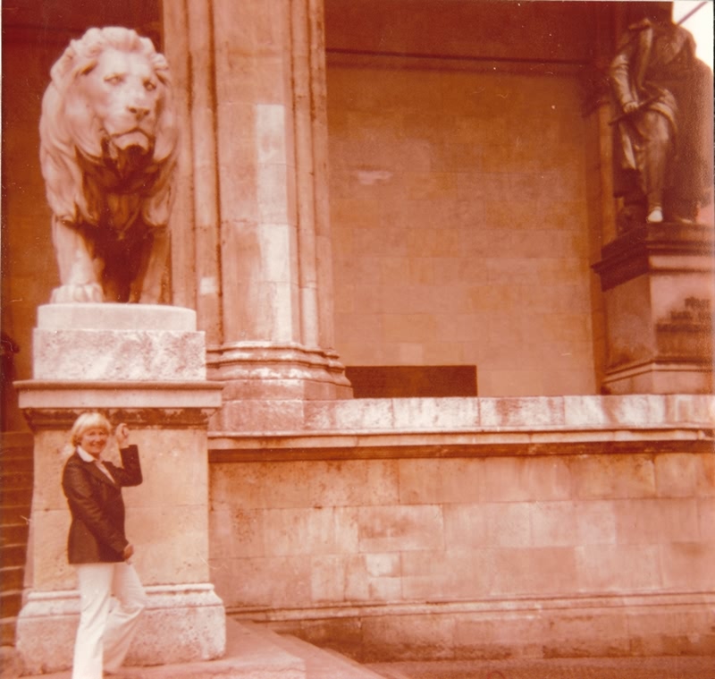 Feldherrnhalle in Munich - July 1976 - Christe