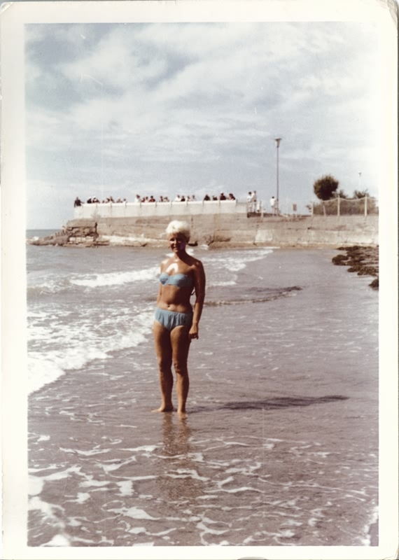 For my lovely Eva one lovely greeting from Italy / Mediterranean Sea.  So I was really that brown - Grado - August 1965